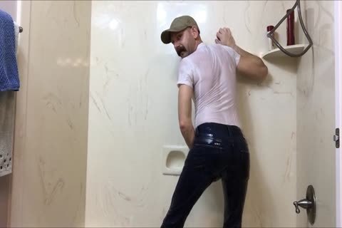 Had A Great lad On Here Send Me All The Gear And Wanted To watch Me get moist In It.  I Had pleasure Making This And Hope u enjoy It.