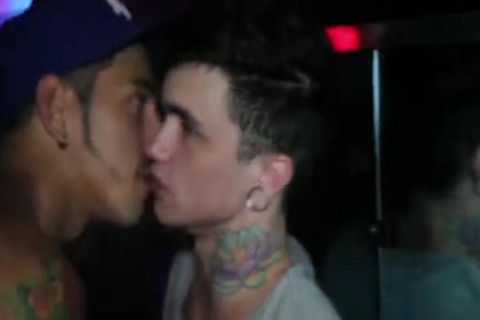 Tommy Defendi plus Seth Knight anal fucks