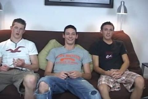 yummy twinks Threeway engulfing & jerking off
