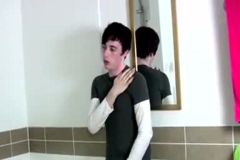 Emo dude Ashley Hawkes Jerks Off His wang In The bathroom