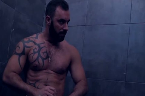 THE SLEAZE LOCKER â€“ Gabriel Lunna & Xavi Duran