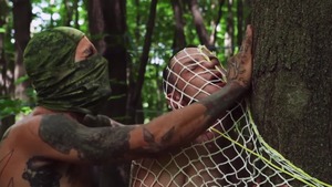 BROMO: Oliver Smith facial outdoors