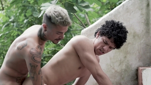 Latin Leche: Anal sex along with tight in jeans outdoors