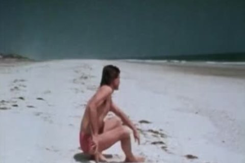 The Destroying girl (1976) Complete movie scene