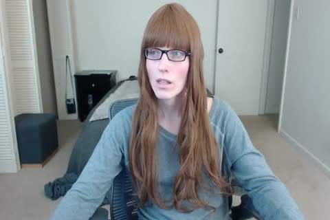 Crossdressers pound deep