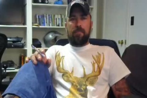 daddy, Bearded chap Jerks Off In Live