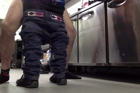 Two kinky weenies plow Bb In The Kitchin Where One Works As