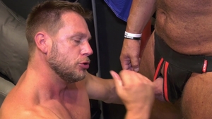 FrankfurtSexStories: Gay Ralph wants cumshot