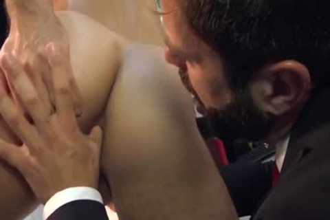 Robbie Rojo, Atado Y Follado En La Farmacia Tras El Cierre