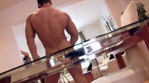 Maskurbate - Bodybuilder Brad in boxers jerking Pascal