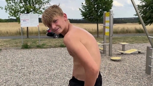 EastBoys.com: Super cute straight boy massage at the castings