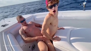 hairy lad - Ep.14 - A hairy lad At The Sea