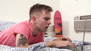 Family Dick: Stepfather Can’t Wait for a Quickie