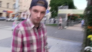 Czech Hunter: Bribing straight men for double the fun